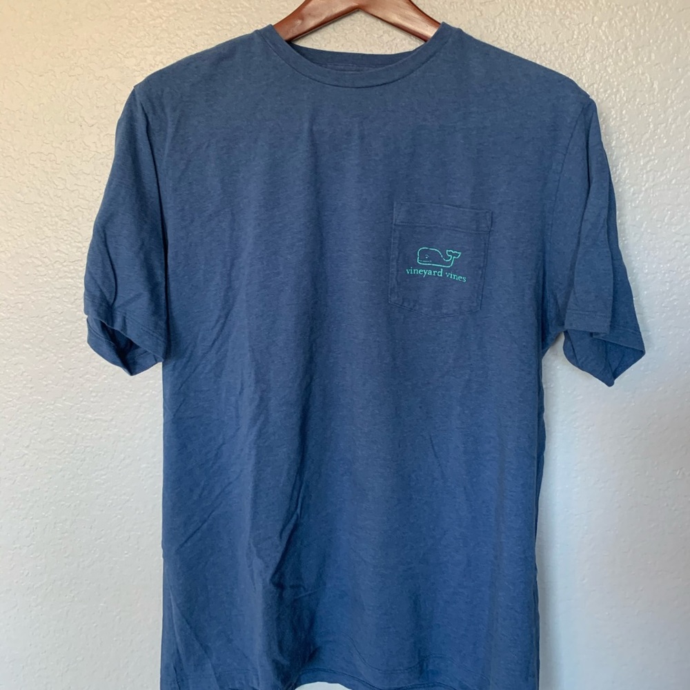 Large Vineyard Vines T-Shirt